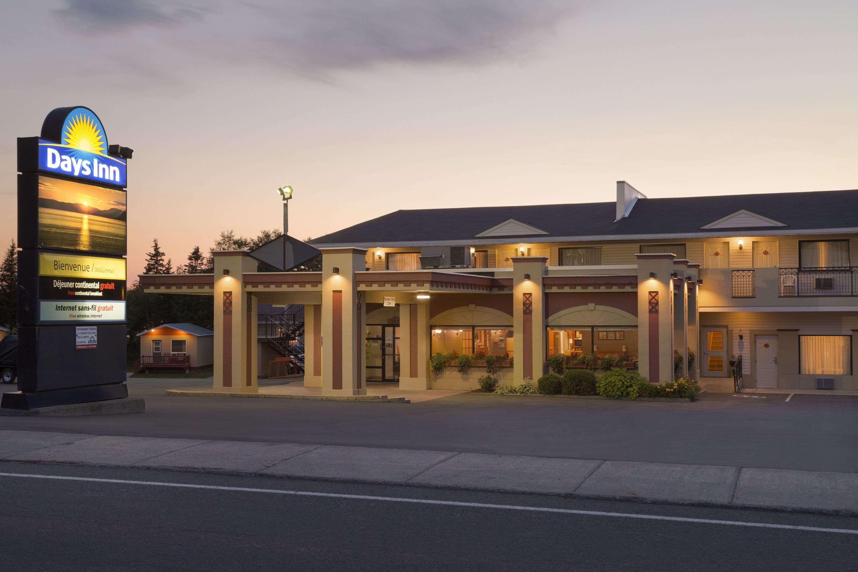 Days Inn By Wyndham Rivière-du-Loup Eksteriør bilde