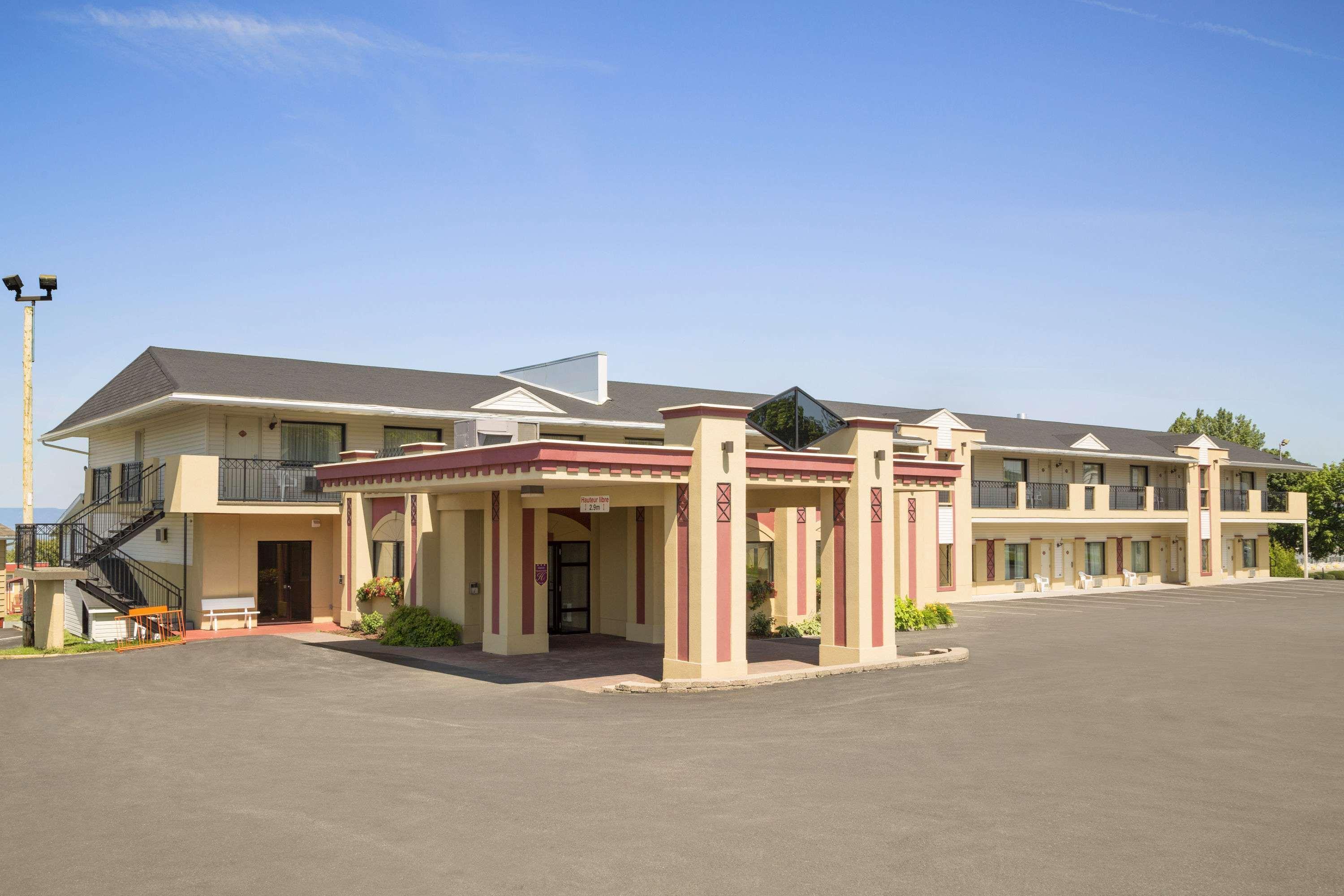 Days Inn By Wyndham Rivière-du-Loup Eksteriør bilde
