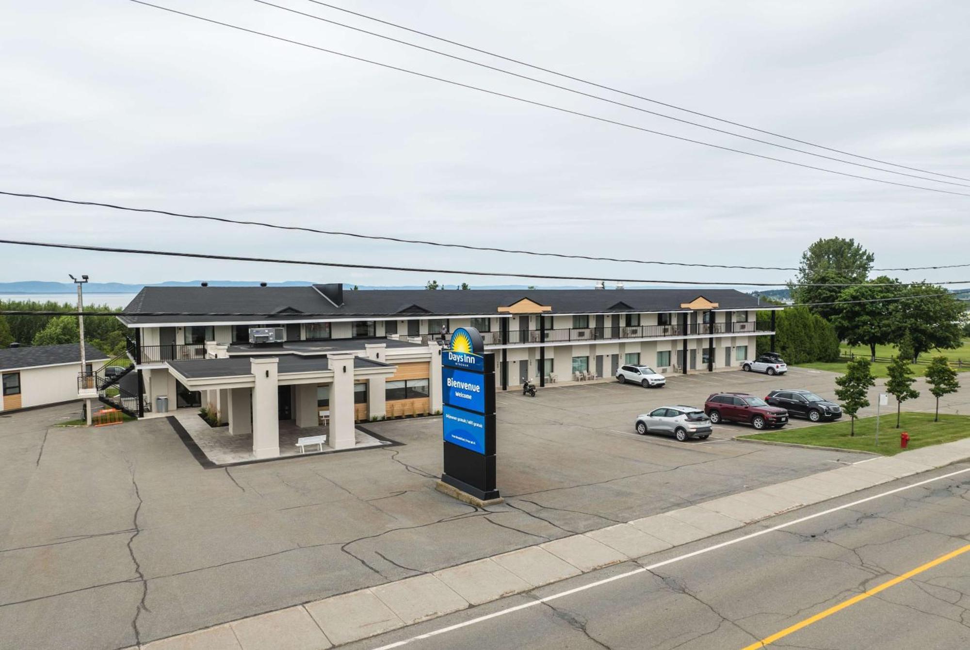 Days Inn By Wyndham Rivière-du-Loup Eksteriør bilde